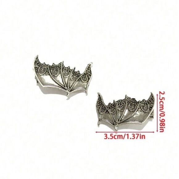 Vintage inspired Gothic pair Batwing Hair Clips, Antique Silver Tone, engraved - Picture 3 of 3